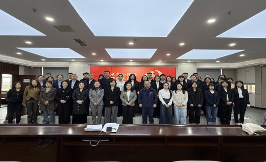 2024年10月18日，集團(tuán)黨委聯(lián)合長發(fā)擔(dān)保黨支部參加了由朝陽區(qū)黨群服務(wù)中心開展的“傳承革命精神 賡續(xù)紅色血脈”公益黨課_副本.jpg